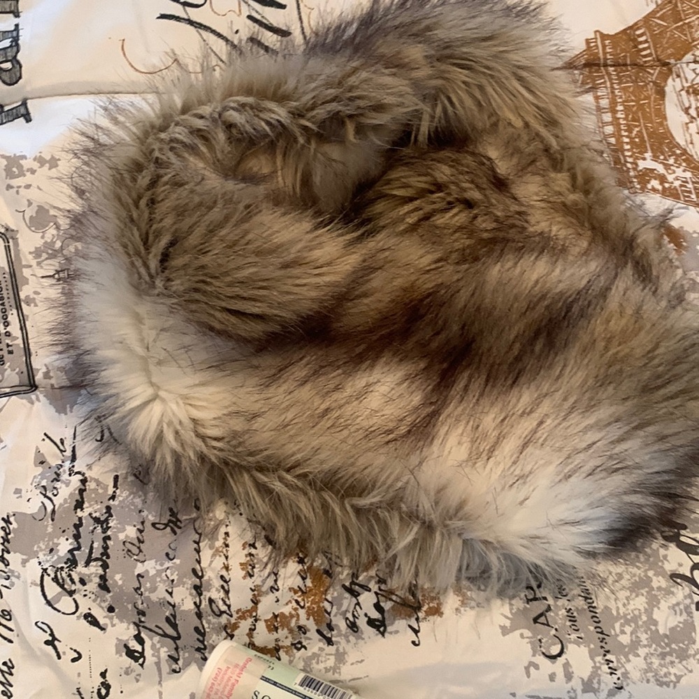 Perfect condition fur snood